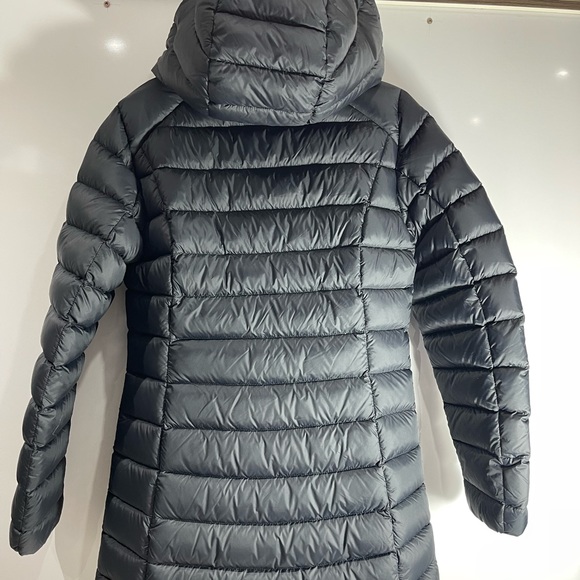 BNWT Woolrich light puffer hoodie Small black - Picture 5 of 12